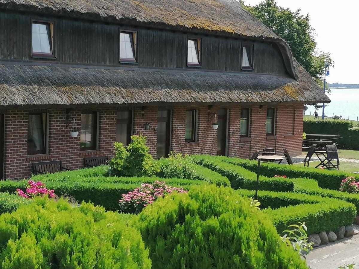 Gasthof-Ferienwohnungen-Kliesow'S Reuse Alt Reddevitz Экстерьер фото